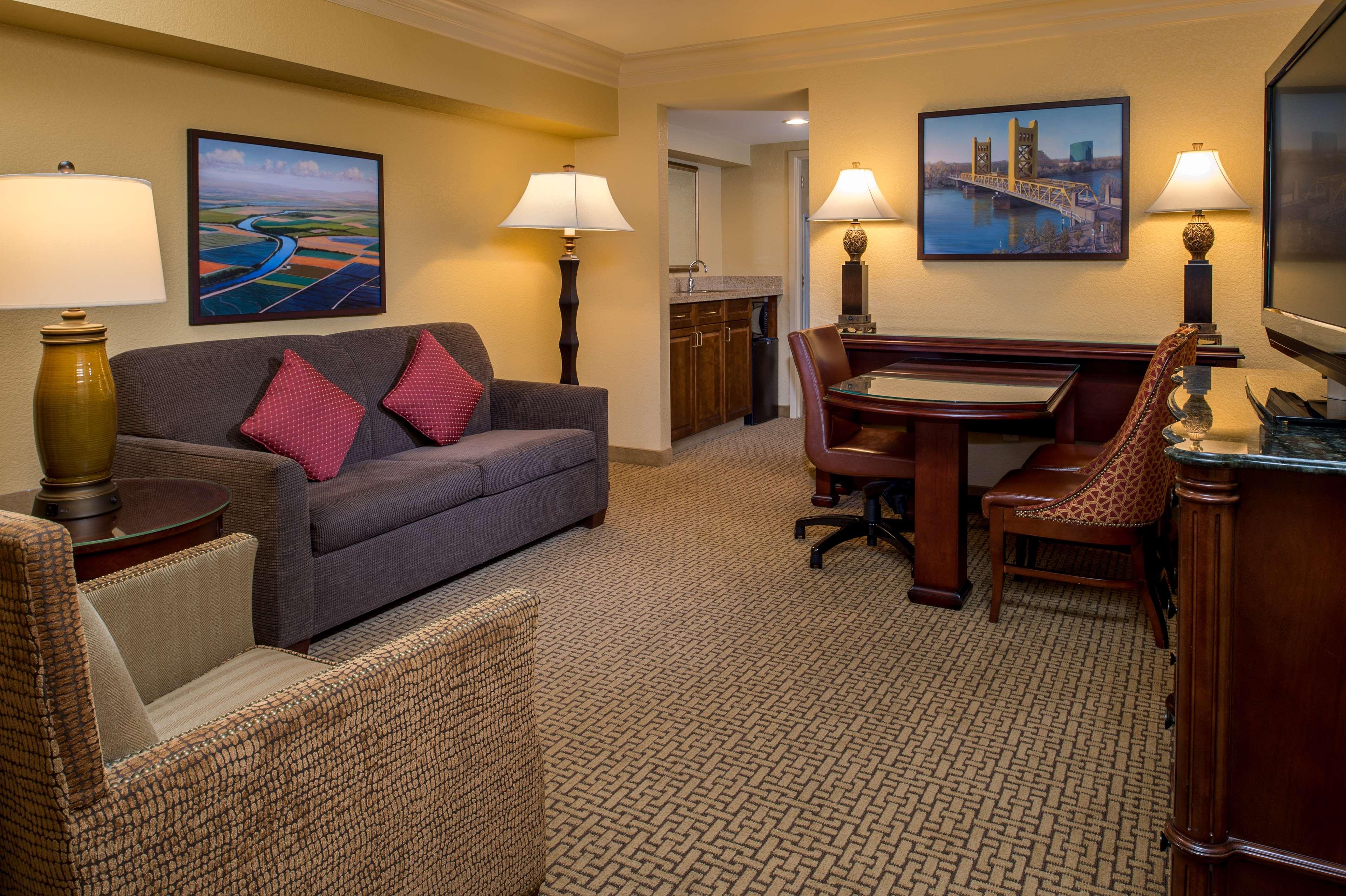 Embassy Suites By Hilton Sacramento Riverfront Promenade Екстериор снимка