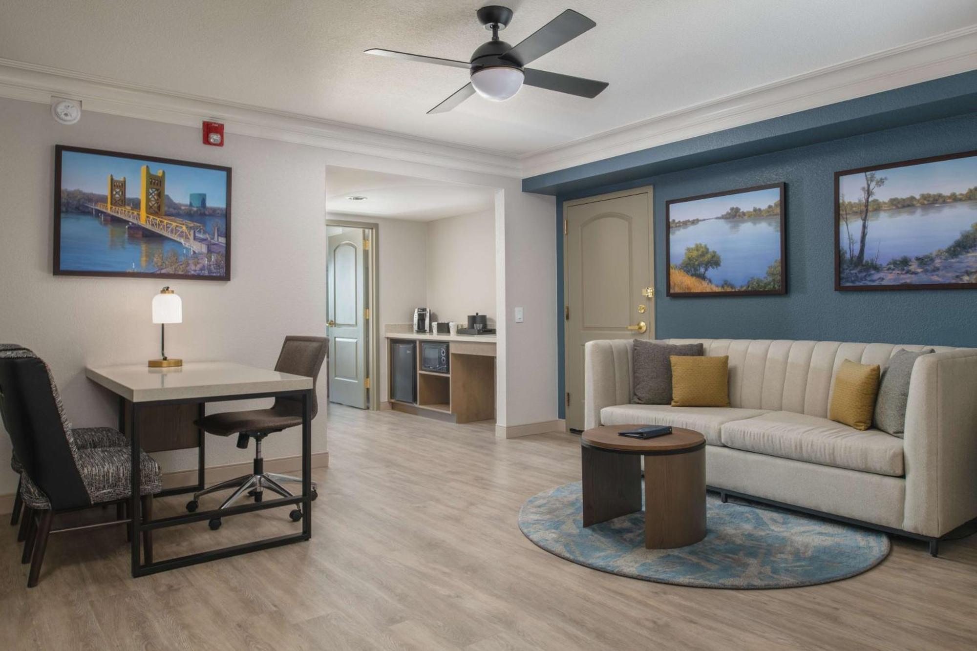 Embassy Suites By Hilton Sacramento Riverfront Promenade Екстериор снимка