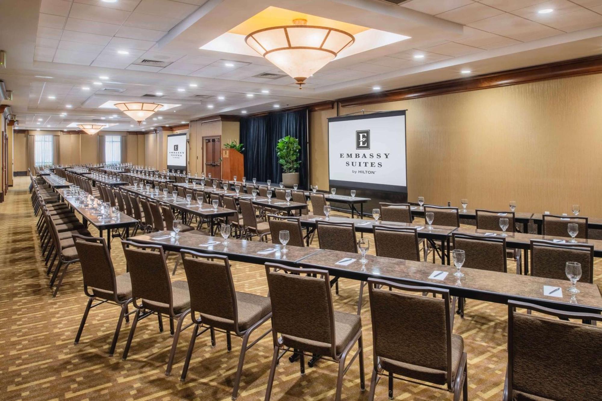 Embassy Suites By Hilton Sacramento Riverfront Promenade Екстериор снимка