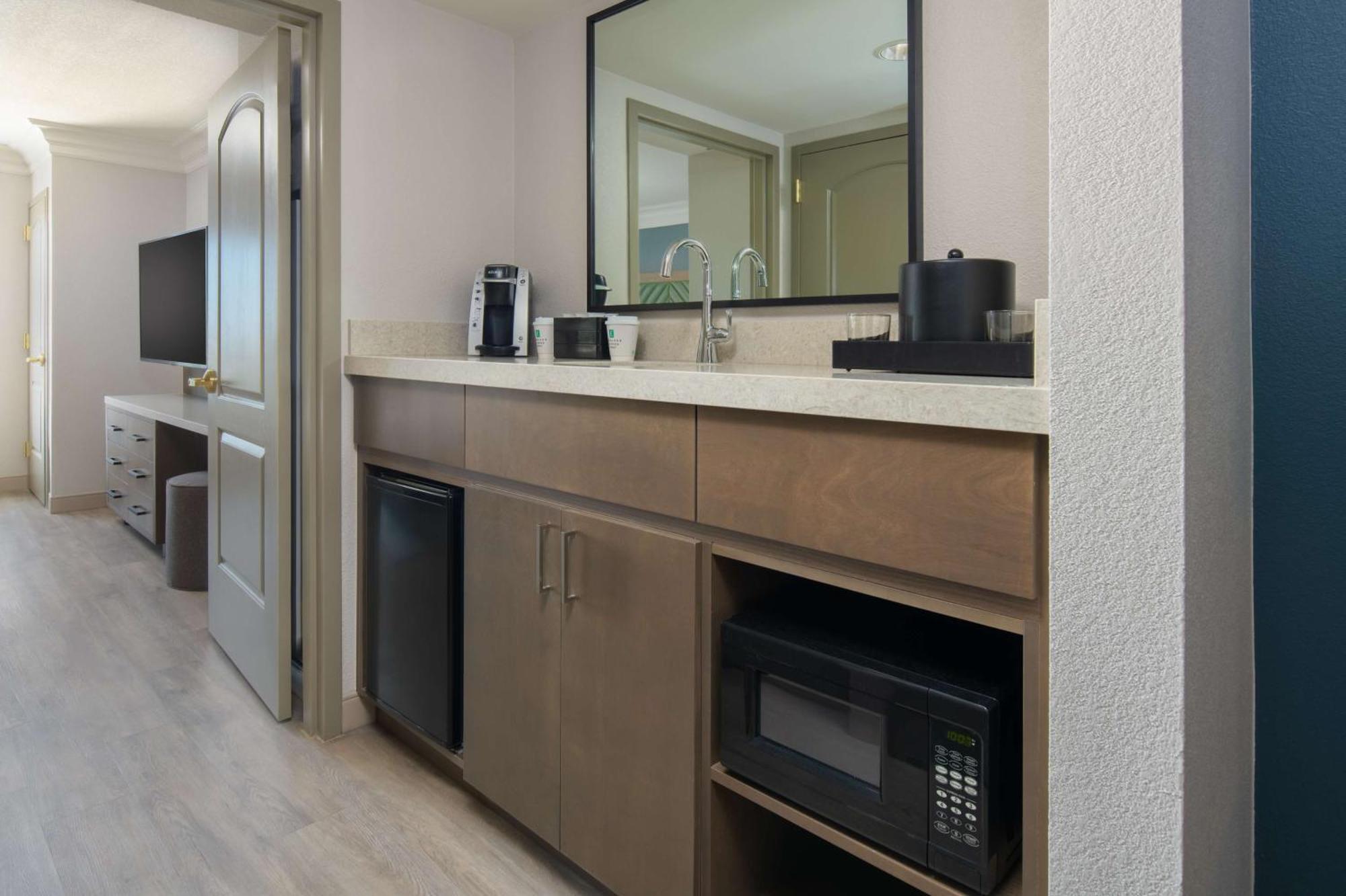 Embassy Suites By Hilton Sacramento Riverfront Promenade Екстериор снимка