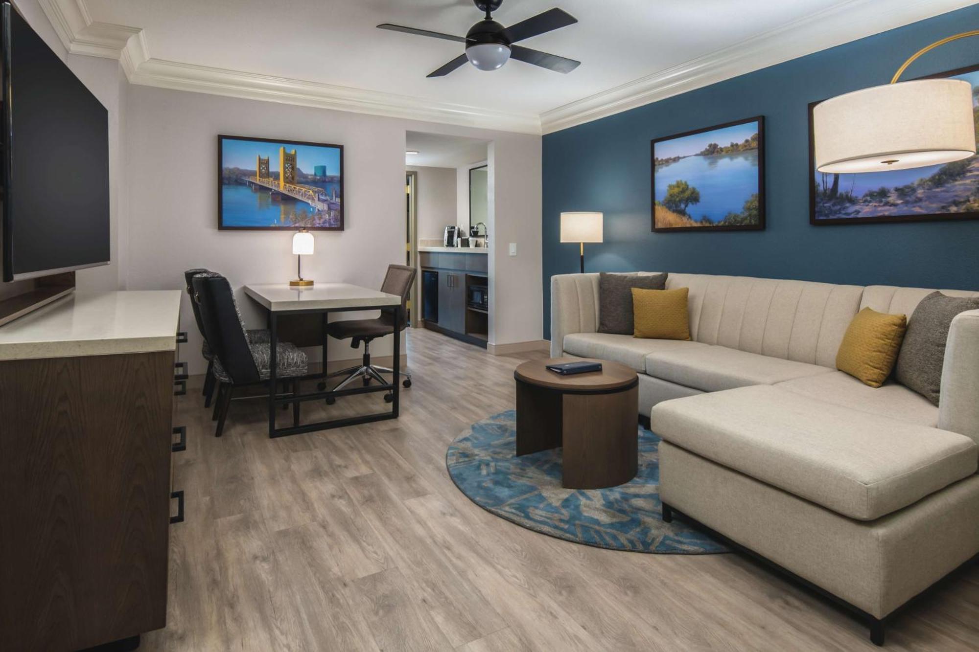 Embassy Suites By Hilton Sacramento Riverfront Promenade Екстериор снимка