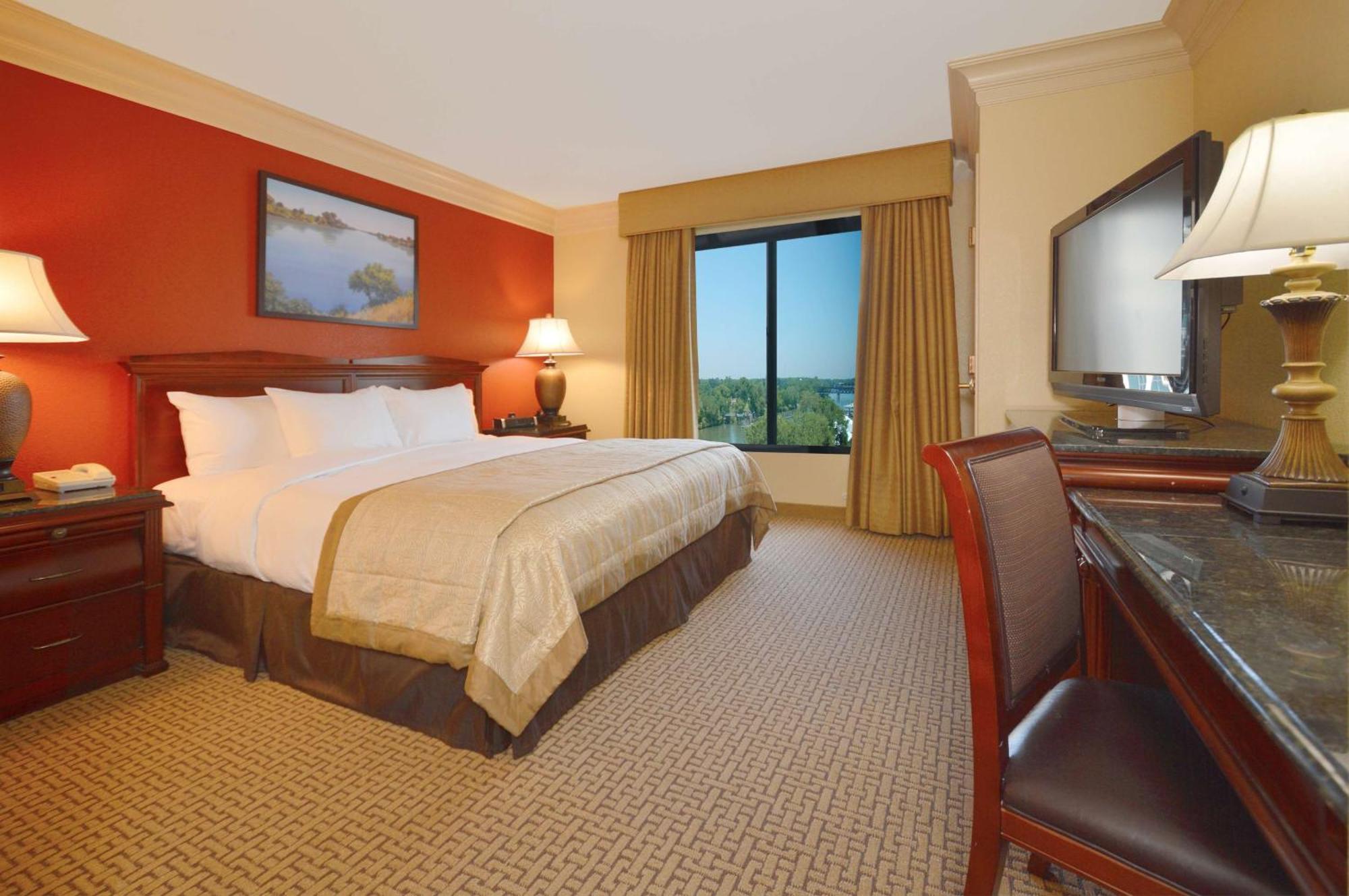 Embassy Suites By Hilton Sacramento Riverfront Promenade Екстериор снимка
