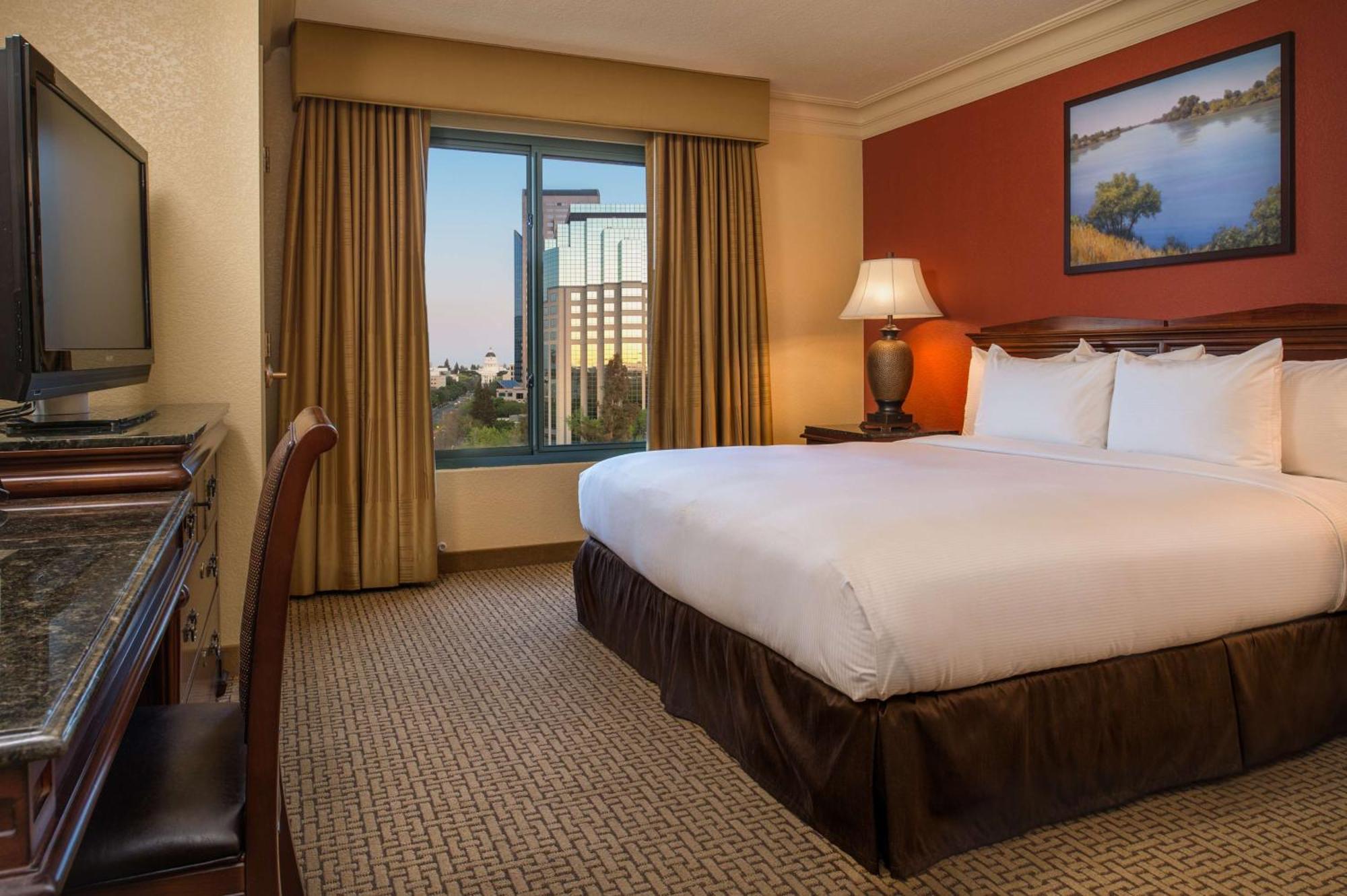 Embassy Suites By Hilton Sacramento Riverfront Promenade Екстериор снимка