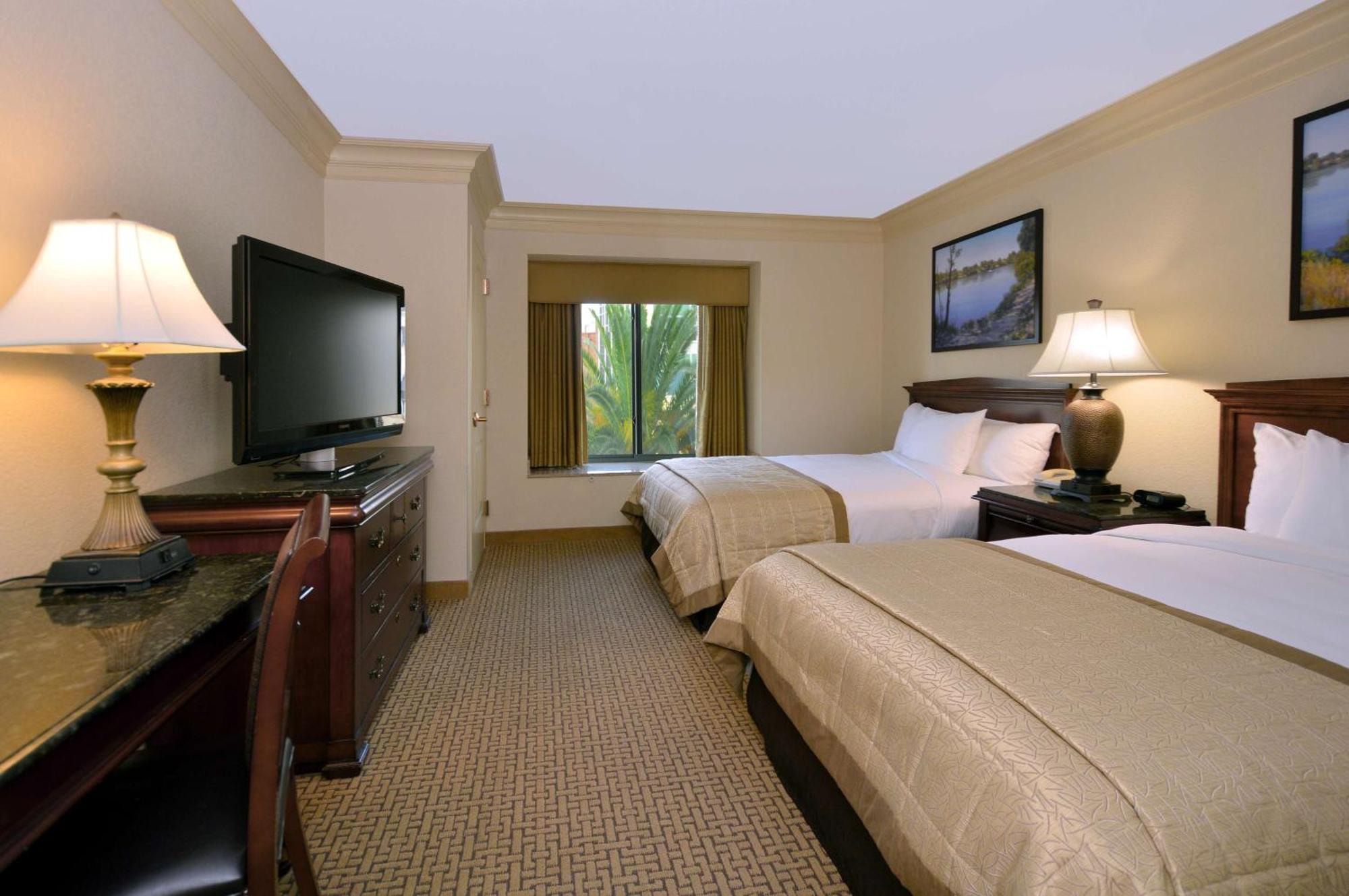 Embassy Suites By Hilton Sacramento Riverfront Promenade Екстериор снимка