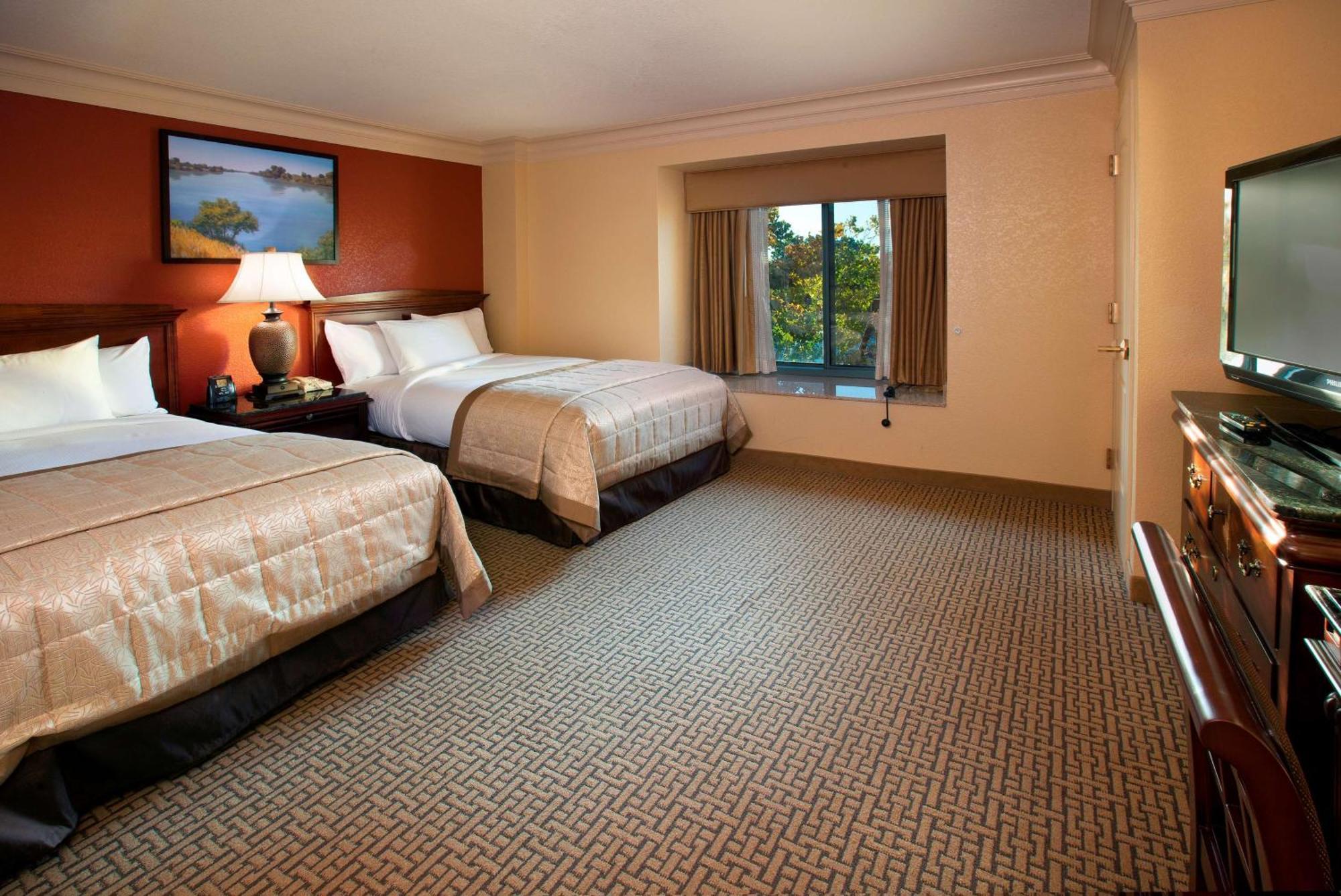 Embassy Suites By Hilton Sacramento Riverfront Promenade Екстериор снимка
