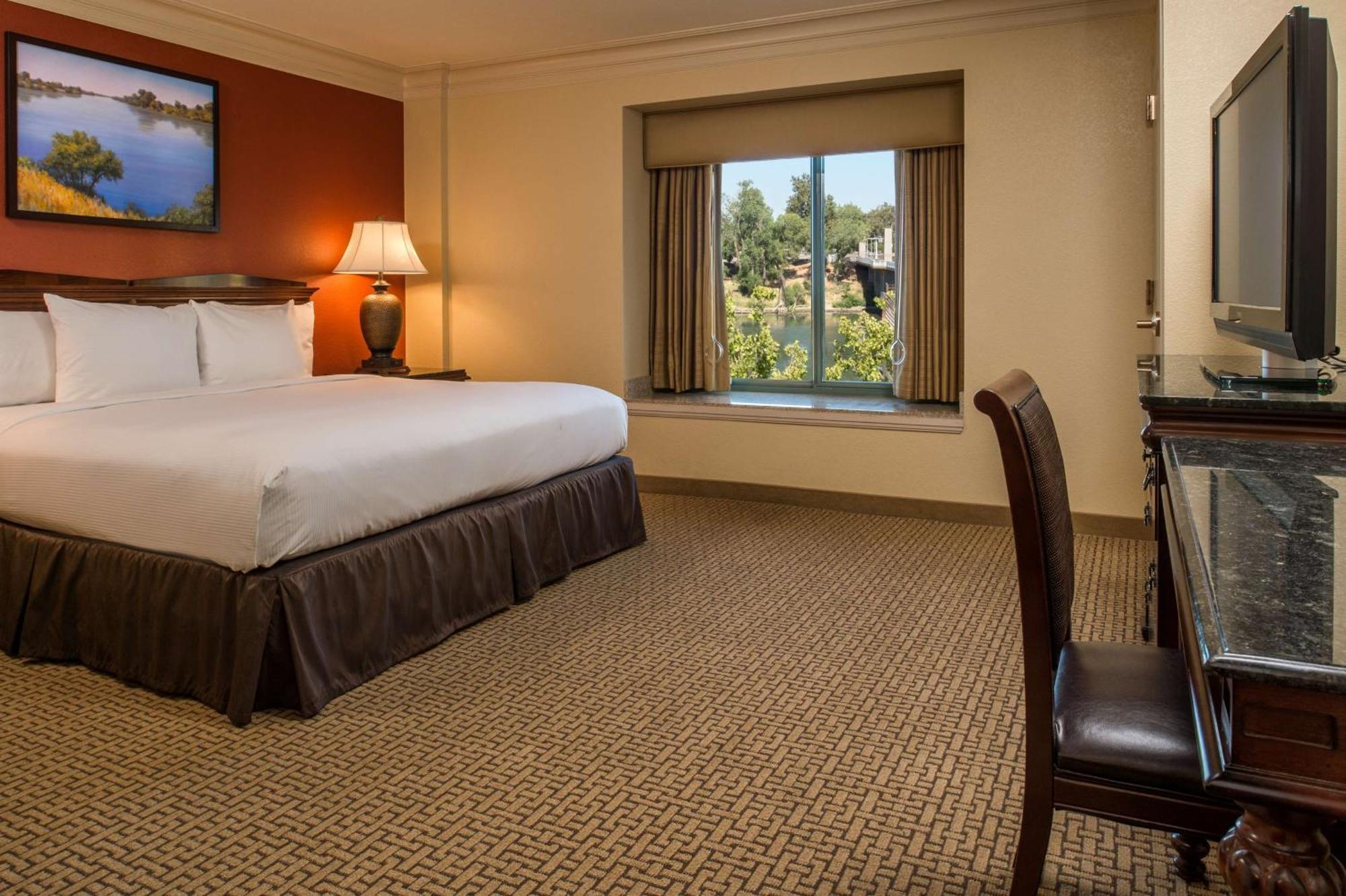 Embassy Suites By Hilton Sacramento Riverfront Promenade Екстериор снимка