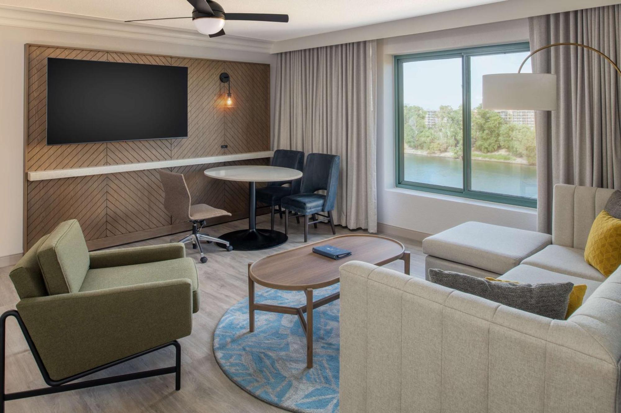 Embassy Suites By Hilton Sacramento Riverfront Promenade Екстериор снимка