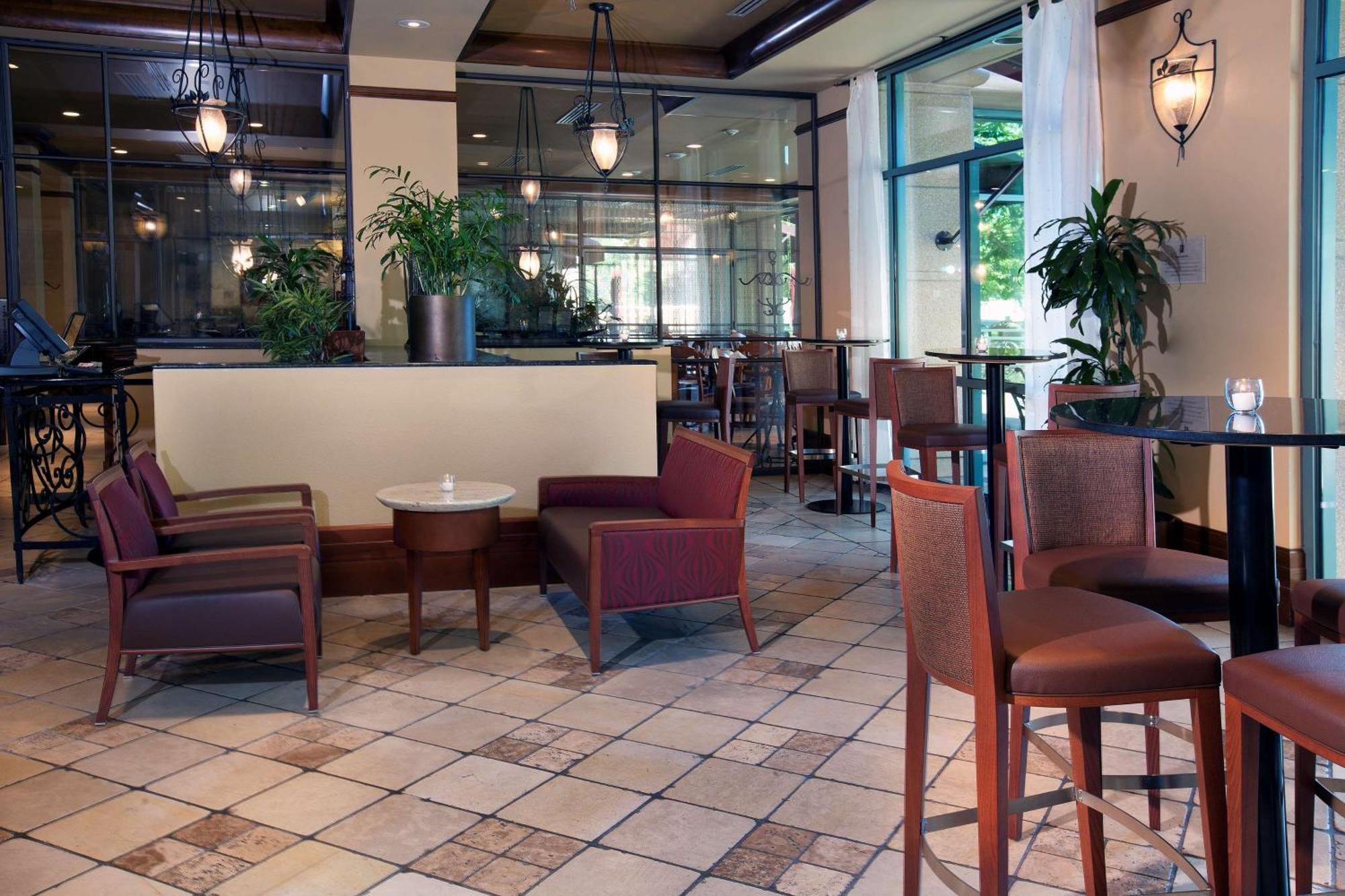 Embassy Suites By Hilton Sacramento Riverfront Promenade Екстериор снимка