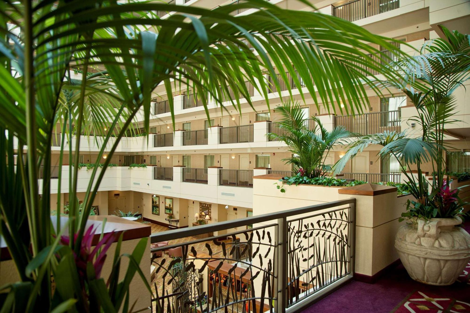 Embassy Suites By Hilton Sacramento Riverfront Promenade Екстериор снимка
