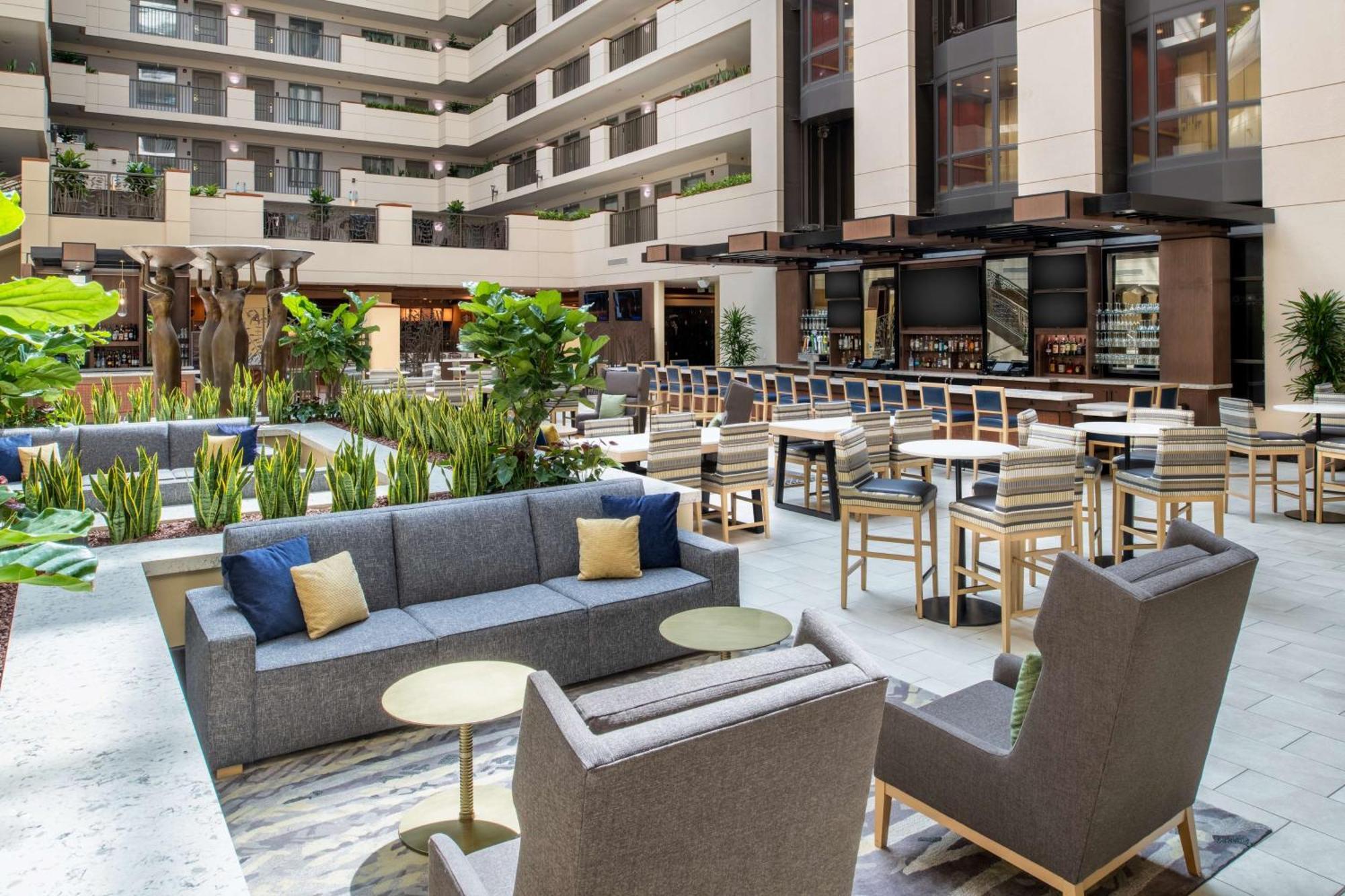 Embassy Suites By Hilton Sacramento Riverfront Promenade Екстериор снимка
