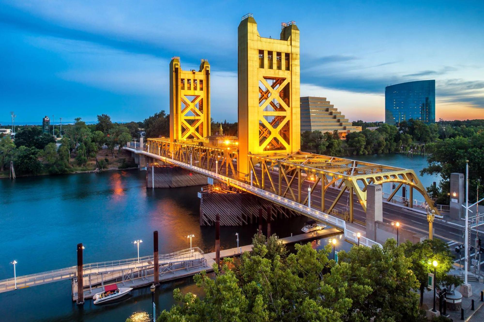 Embassy Suites By Hilton Sacramento Riverfront Promenade Екстериор снимка
